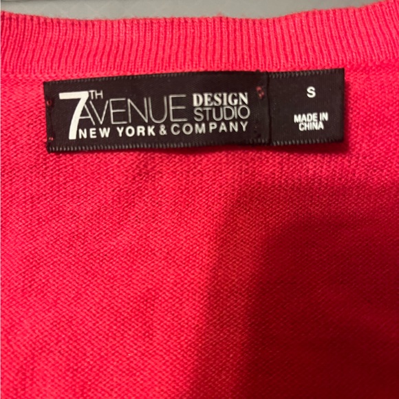 Never worn New York and company top! - Picture 3 of 3